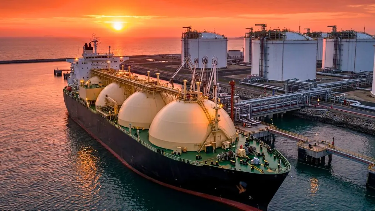 India monitors LNG supplies, says adequate gas available; no disruption reported