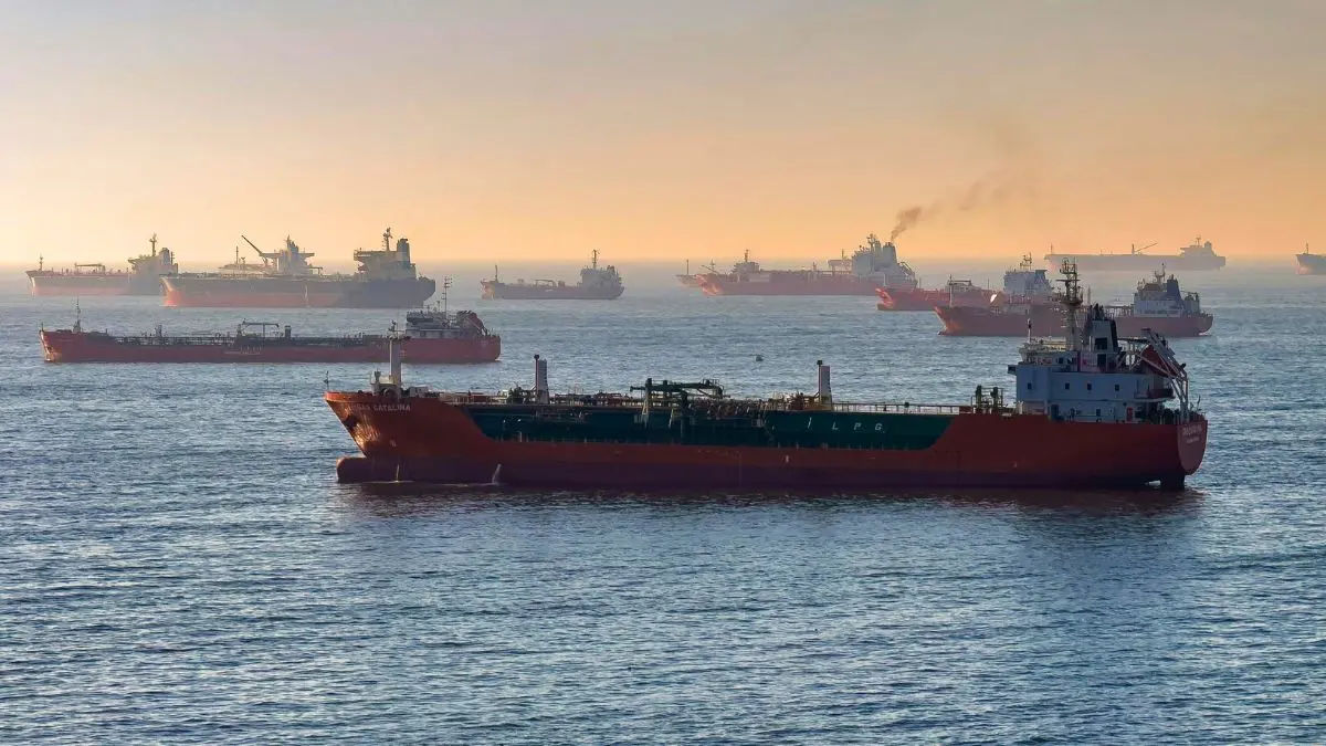 Iranian crude continues flowing to China amid Strait tensions