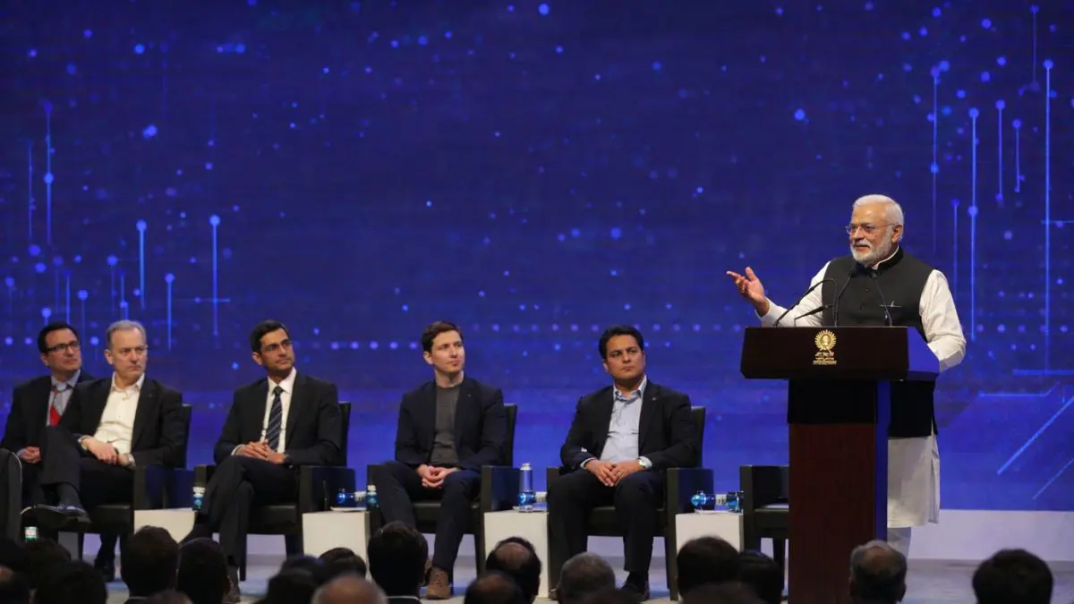 Modi’s AI unity moment highlights rivalry between OpenAI and Anthropic leaders