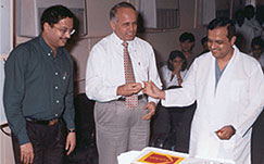 From left to right: Dr. Rajan Sukthankar - Consultant Radiologist, Sonography, P.D.Hinduja National Hospital & Medical Research Centre Mr. Pramod Lele - Chief Executive Officer, P.D.Hinduja National Hospital & Medical Research Centre & Dr.Jagdish Modhe, Chief Radiologist, P.D.Hinduja National Hospital & Medical Research Centre